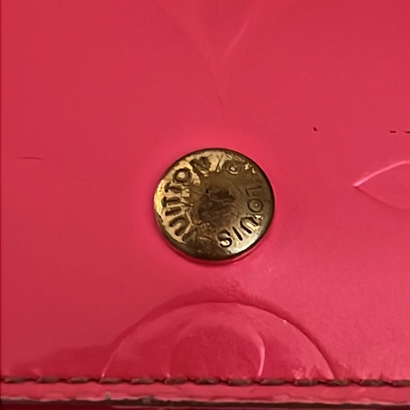 LOUIS VUITTON Rare Fuchsia Monogram Vernis Wallet- Preowned - Picture 7 of 13